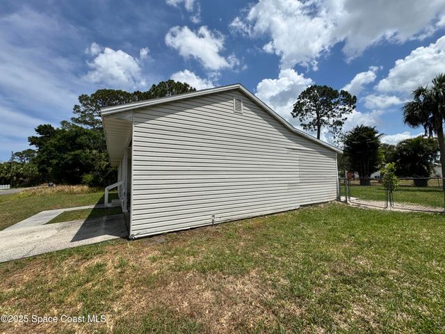 1078 Altamira Street NW, Palm Bay, FL 32907