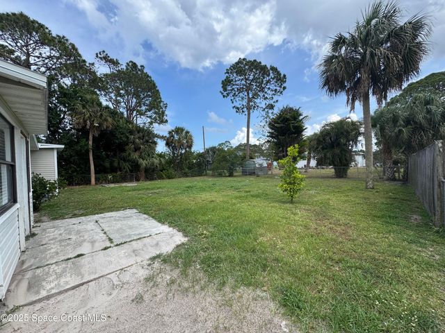 1078 Altamira Street NW, Palm Bay, FL 32907