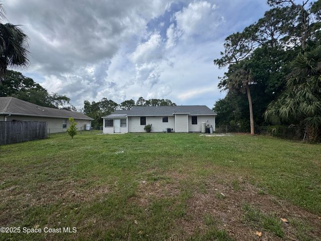1078 Altamira Street NW, Palm Bay, FL 32907