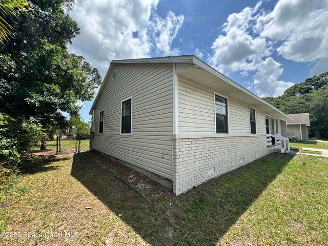 1078 Altamira Street NW, Palm Bay, FL 32907