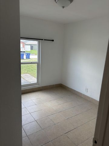 4930 NW 85th Terrace, Lauderhill, FL 33351