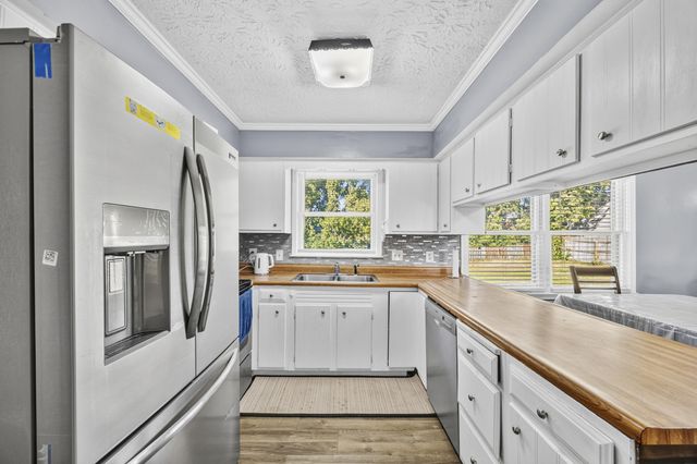 301 Aztec Trail, Georgetown, KY 40324