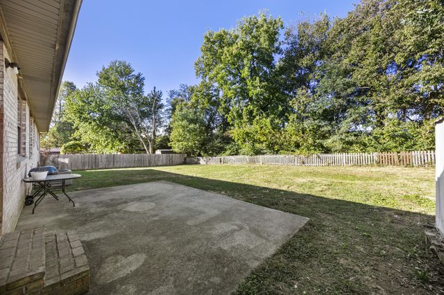 301 Aztec Trail, Georgetown, KY 40324