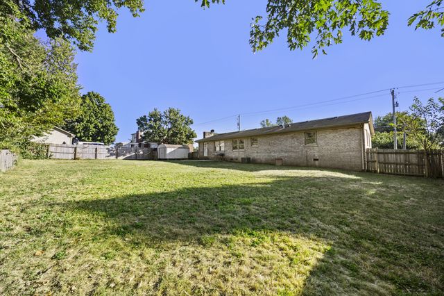 301 Aztec Trail, Georgetown, KY 40324