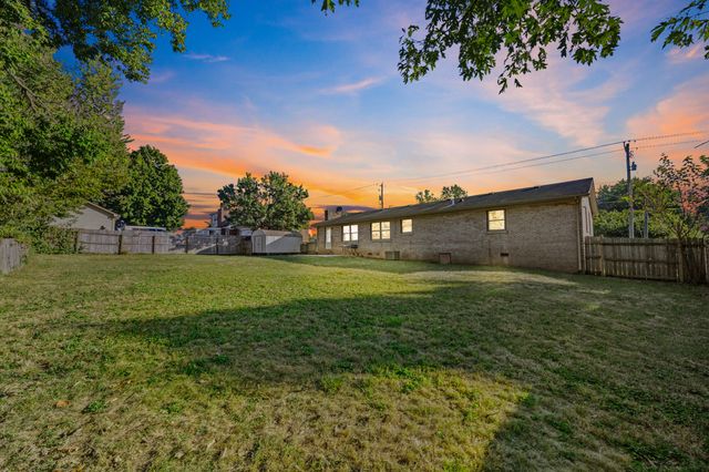 301 Aztec Trail, Georgetown, KY 40324