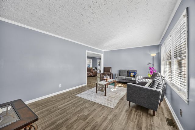 301 Aztec Trail, Georgetown, KY 40324
