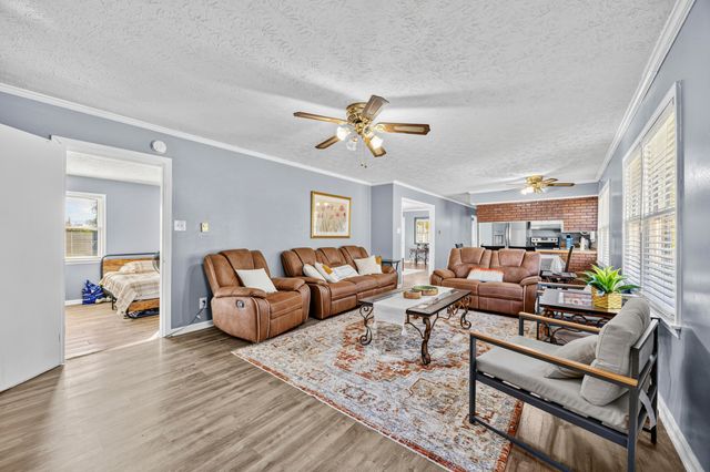 301 Aztec Trail, Georgetown, KY 40324