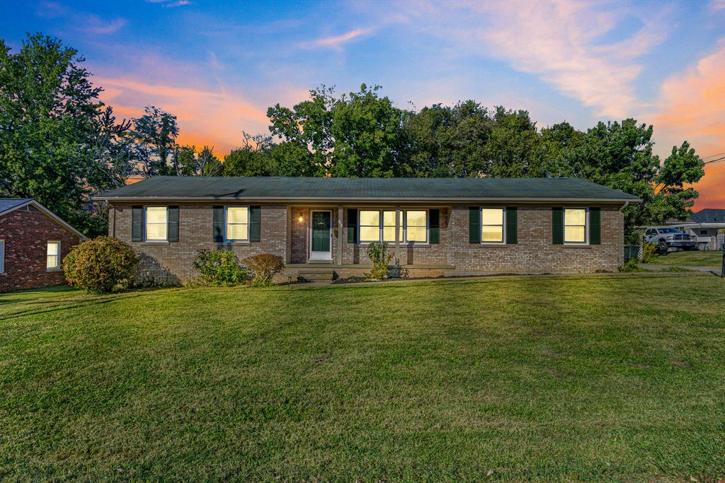 301 Aztec Trail, Georgetown, KY 40324