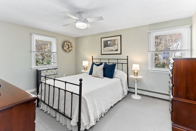 2 Red Coat Ln, Plainville, MA 02762