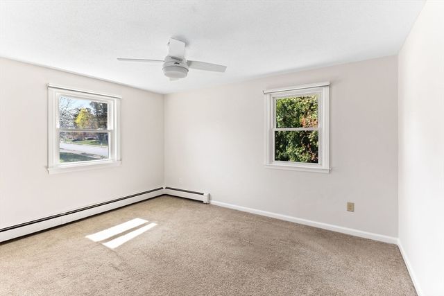 2 Red Coat Ln, Plainville, MA 02762