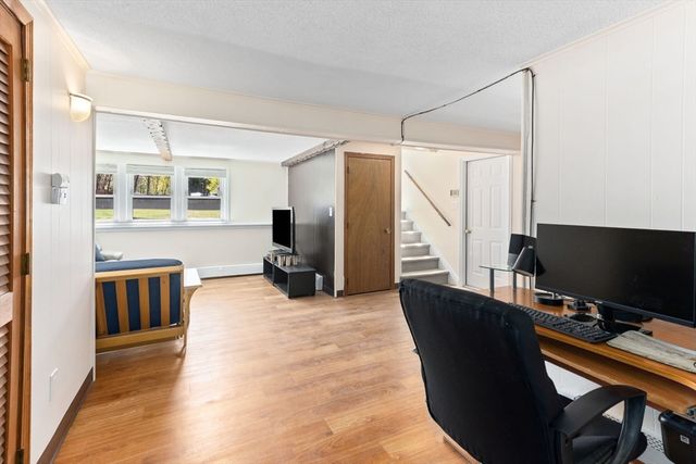 2 Red Coat Ln, Plainville, MA 02762