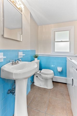 2 Red Coat Ln, Plainville, MA 02762