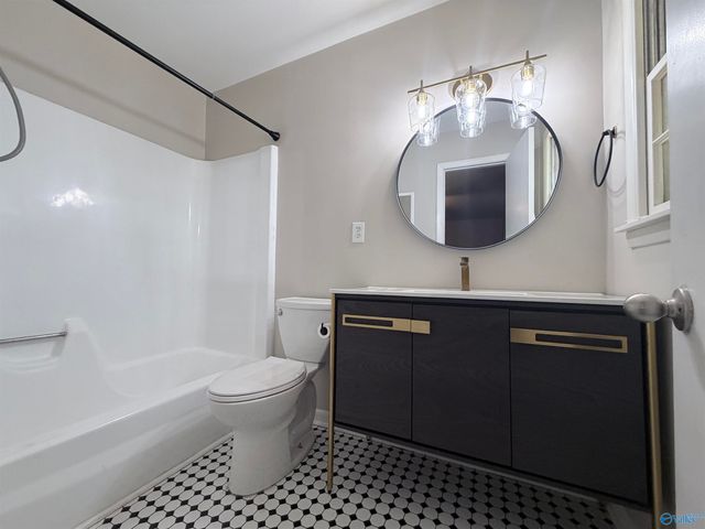 8711 Edgehill Drive SE, Huntsville, AL 35802