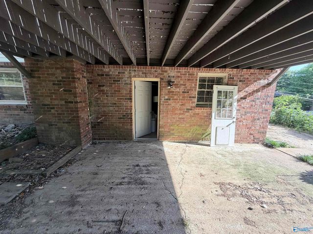 8711 Edgehill Drive SE, Huntsville, AL 35802