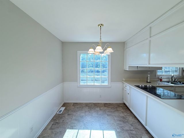 8711 Edgehill Drive SE, Huntsville, AL 35802