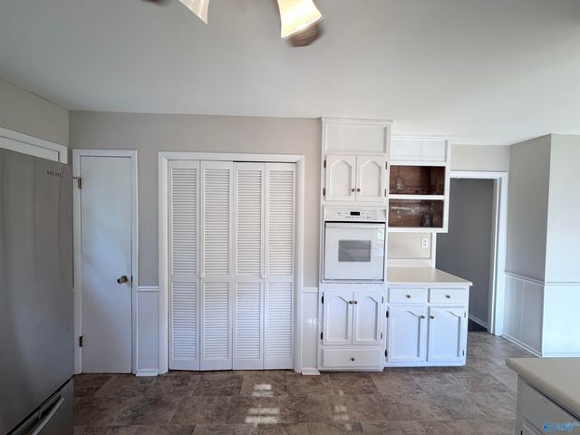 8711 Edgehill Drive SE, Huntsville, AL 35802