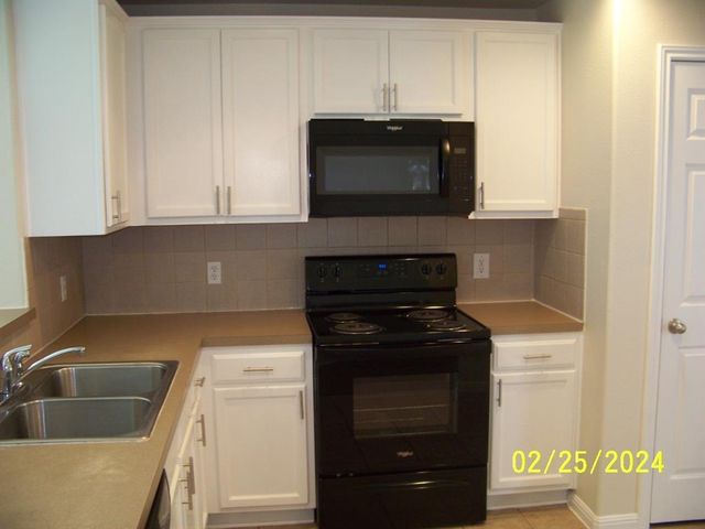 440 Blackman TRL, Hutto, TX 78634