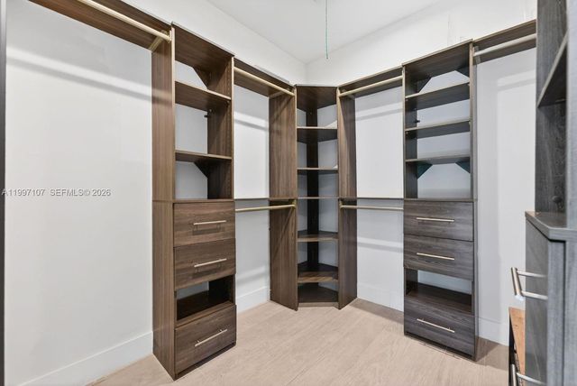 1126 NE 16th Ct, Fort Lauderdale, FL 33305