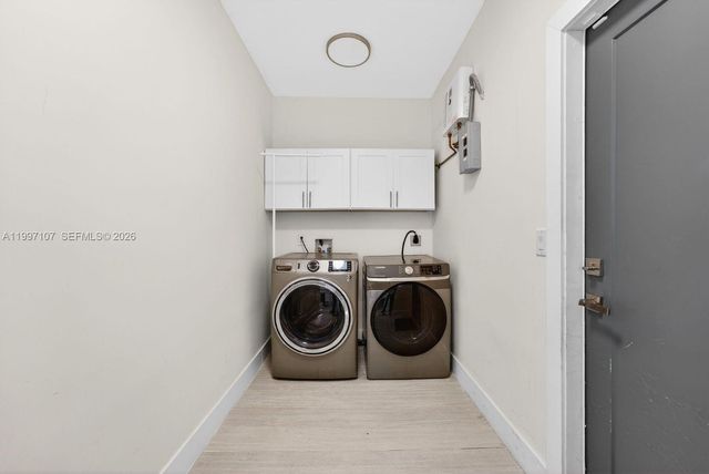 1126 NE 16th Ct, Fort Lauderdale, FL 33305