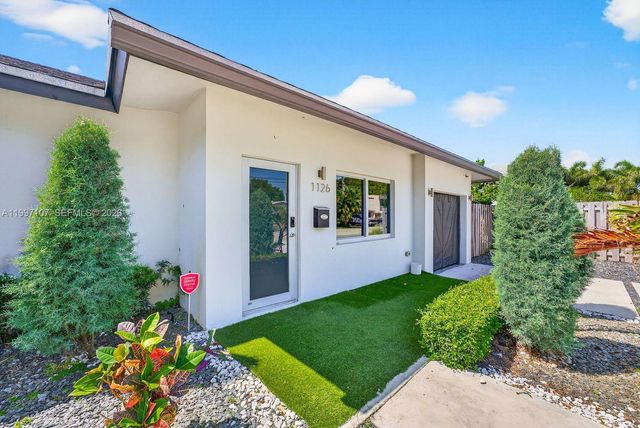 1126 NE 16th Ct, Fort Lauderdale, FL 33305