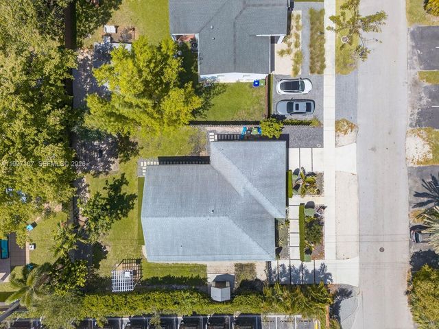 1126 NE 16th Ct, Fort Lauderdale, FL 33305