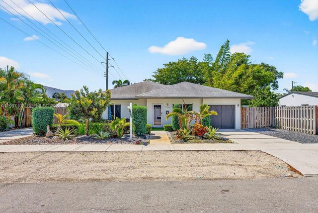1126 NE 16th Ct, Fort Lauderdale, FL 33305
