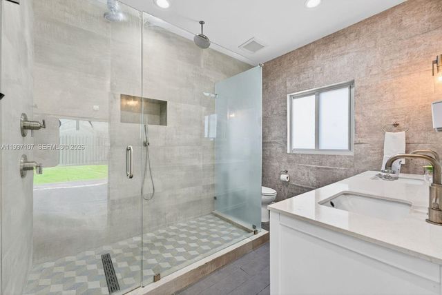 1126 NE 16th Ct, Fort Lauderdale, FL 33305