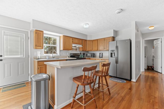 1950 Dundee RD, Huddleston, VA 24104