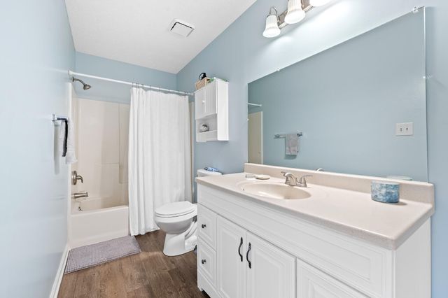 1950 Dundee RD, Huddleston, VA 24104