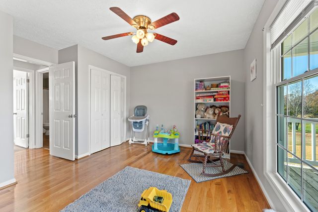 1950 Dundee RD, Huddleston, VA 24104