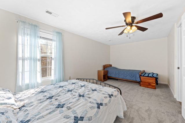 1950 Dundee RD, Huddleston, VA 24104