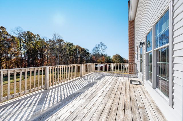 1950 Dundee RD, Huddleston, VA 24104