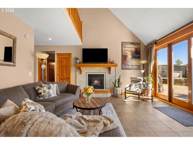 16138 Se GOOSEHOLLOW Dr, Damascus, OR 97089