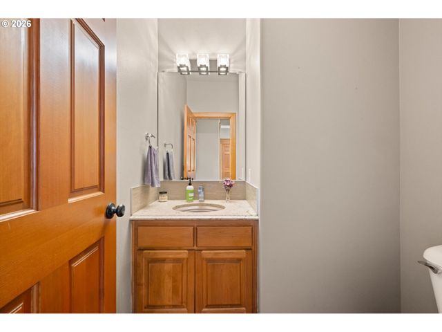 16138 Se GOOSEHOLLOW Dr, Damascus, OR 97089