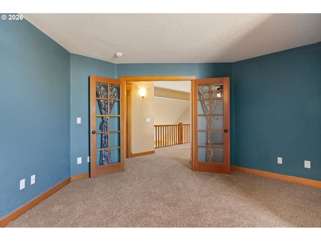 16138 Se GOOSEHOLLOW Dr, Damascus, OR 97089