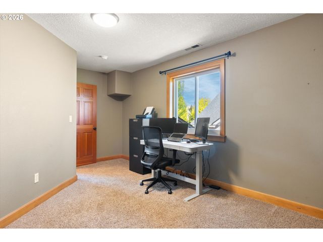 16138 Se GOOSEHOLLOW Dr, Damascus, OR 97089