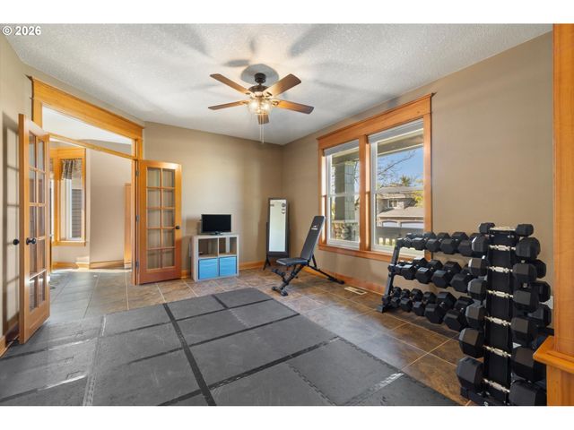 16138 Se GOOSEHOLLOW Dr, Damascus, OR 97089