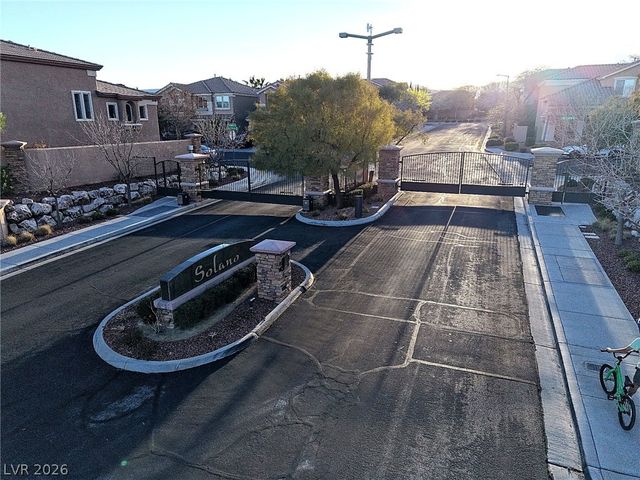 11733 Via Esperanza Avenue, Las Vegas, NV 89138