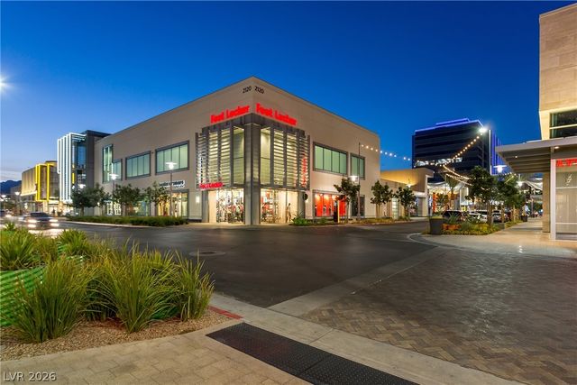 11733 Via Esperanza Avenue, Las Vegas, NV 89138