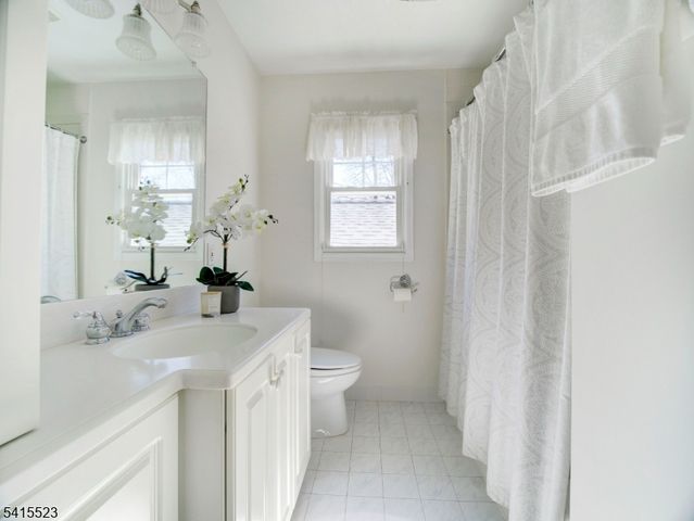 15 Walnut St, Chatham Boro, NJ 07928