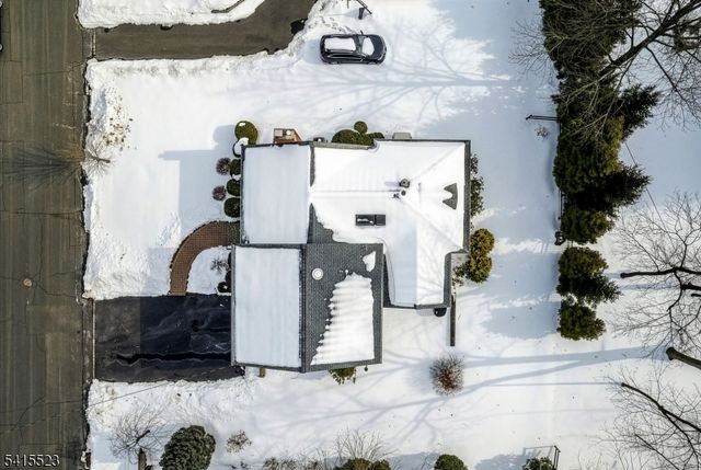 15 Walnut St, Chatham Boro, NJ 07928