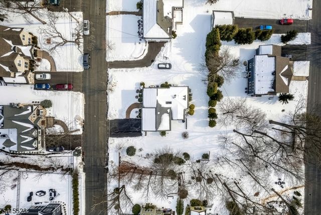 15 Walnut St, Chatham Boro, NJ 07928