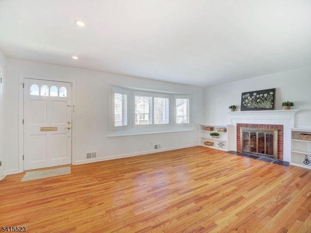 15 Walnut St, Chatham Boro, NJ 07928