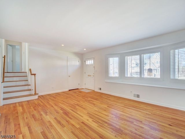 15 Walnut St, Chatham Boro, NJ 07928