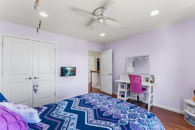 32 Howarth Dr, Upton, MA 01568