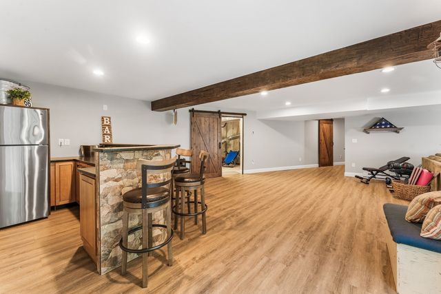 32 Howarth Dr, Upton, MA 01568
