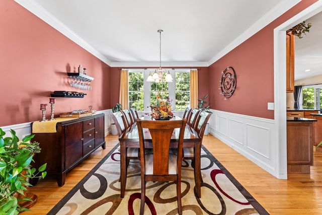 32 Howarth Dr, Upton, MA 01568
