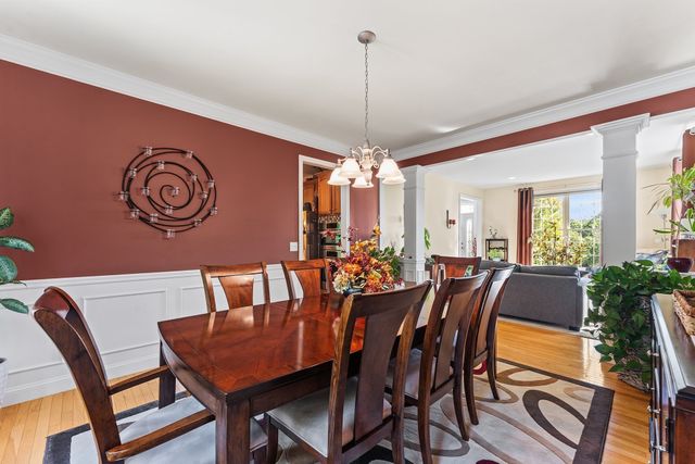 32 Howarth Dr, Upton, MA 01568