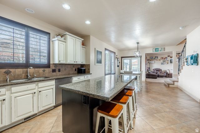 8026 S CRICKET LN, West Jordan, UT 84081