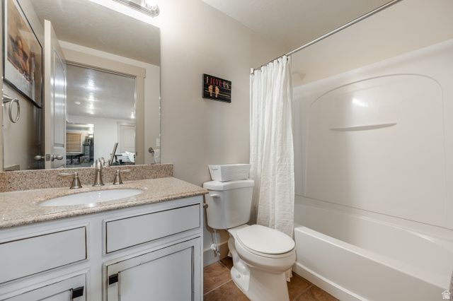 8026 S CRICKET LN, West Jordan, UT 84081